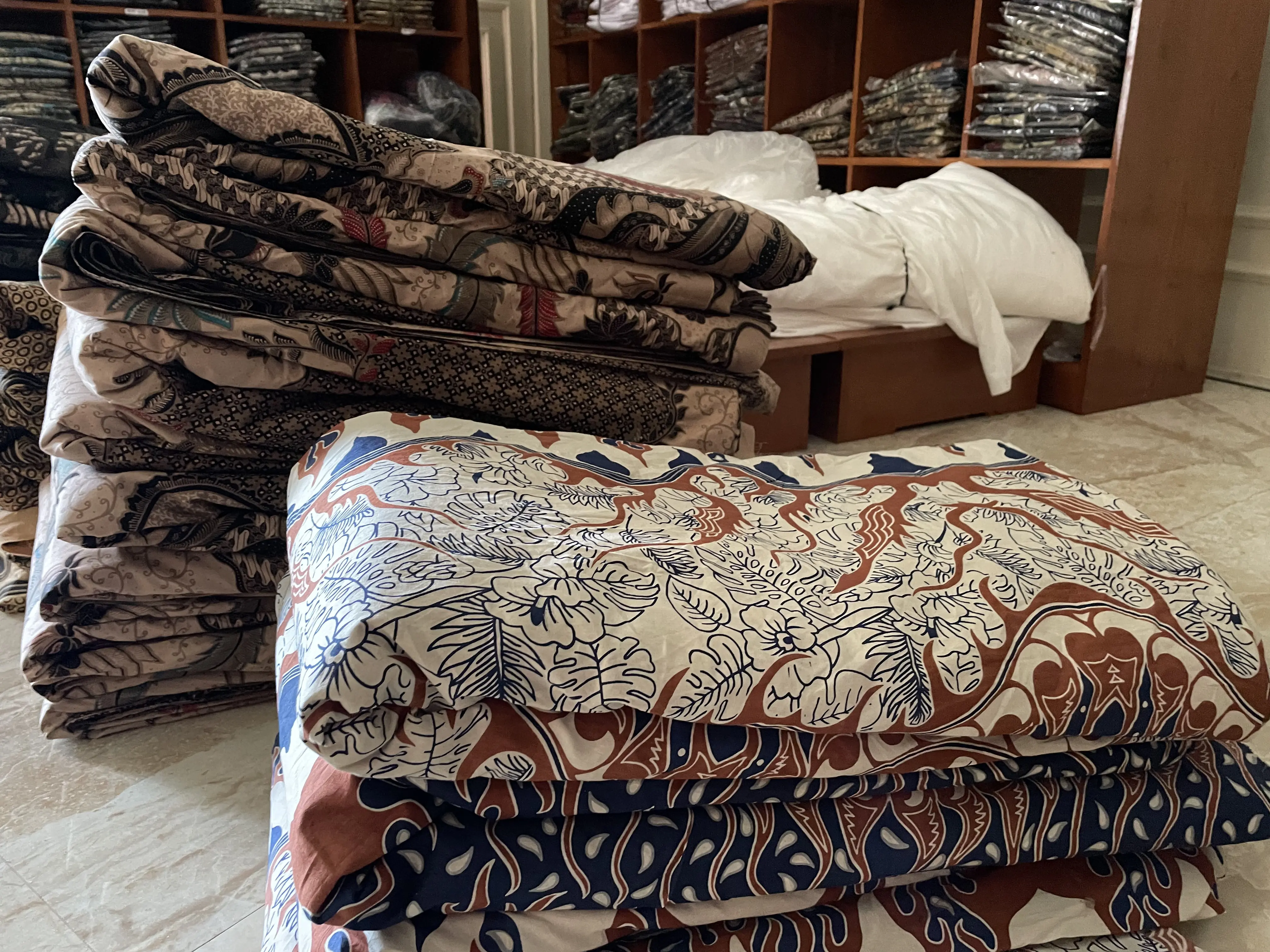 Seragam batik event family gathering custom