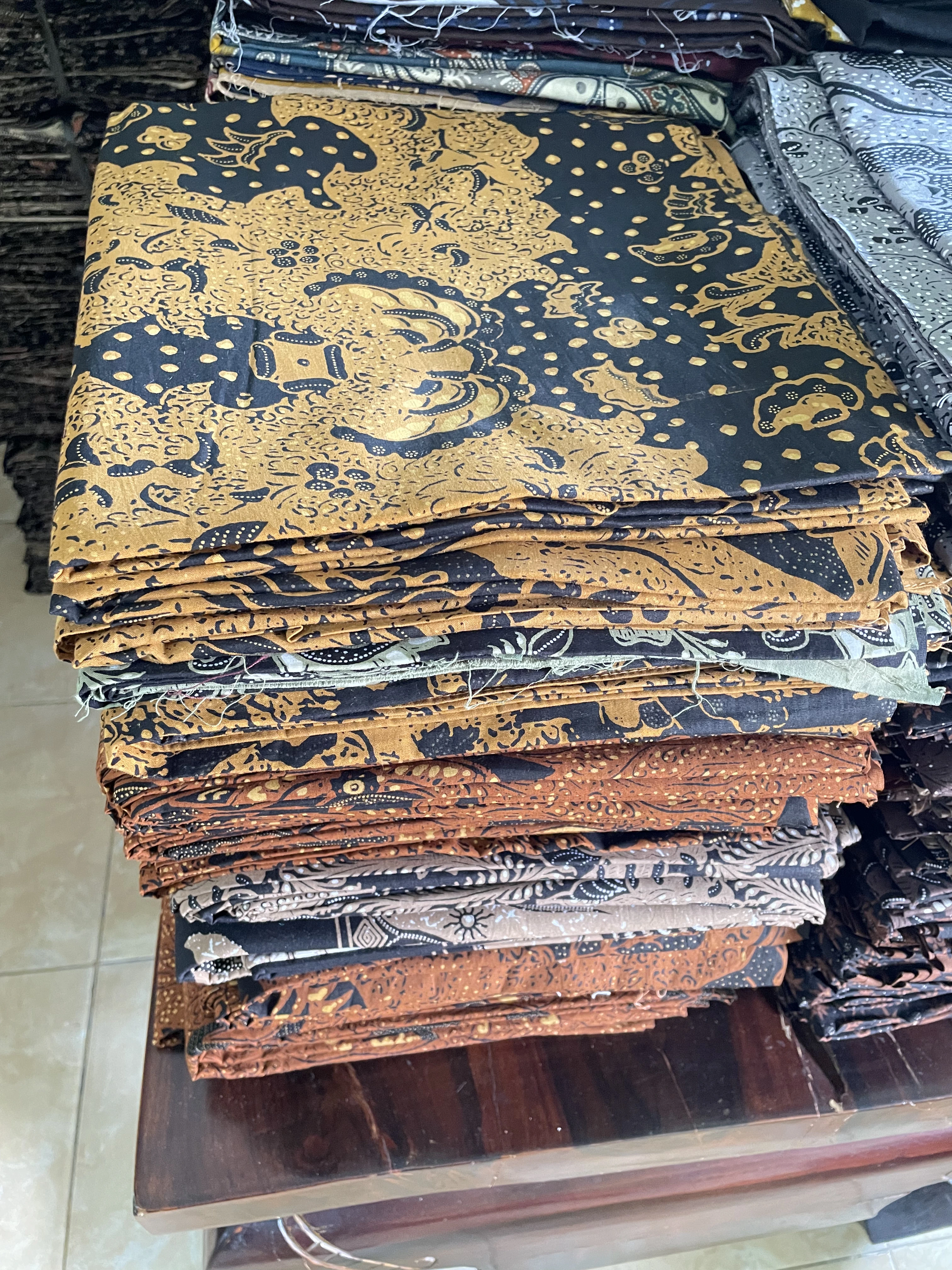 Seragam batik retail custom Batik Aji Kusuma
